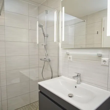 Rex Rugia Fewo12-8 Mit Schwimmbad Und Saunanutzung Im Ahoi-erlebnisbad Sellin